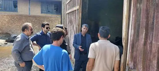 بازدید مدیرعامل شرکت شهرک‌های صنعتی تهران از واحدهای تولیدی آسیب‌دیده در حادثه آتش‌سوزی شهرک صنعتی آلومینیوم‌کاران